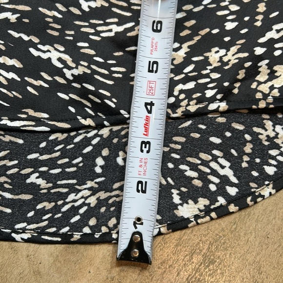 Halston cowl neck blouse, NWT, size Medium - Picture 6 of 8